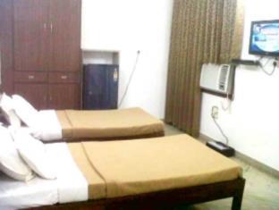 Om Palace New Delhi Exterior photo